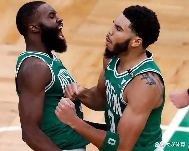 九游游戏-莱万多夫斯基重返赛场,比赛规则变更首场状态出色,TL观众沸腾!赢得满堂喝彩的简单介绍