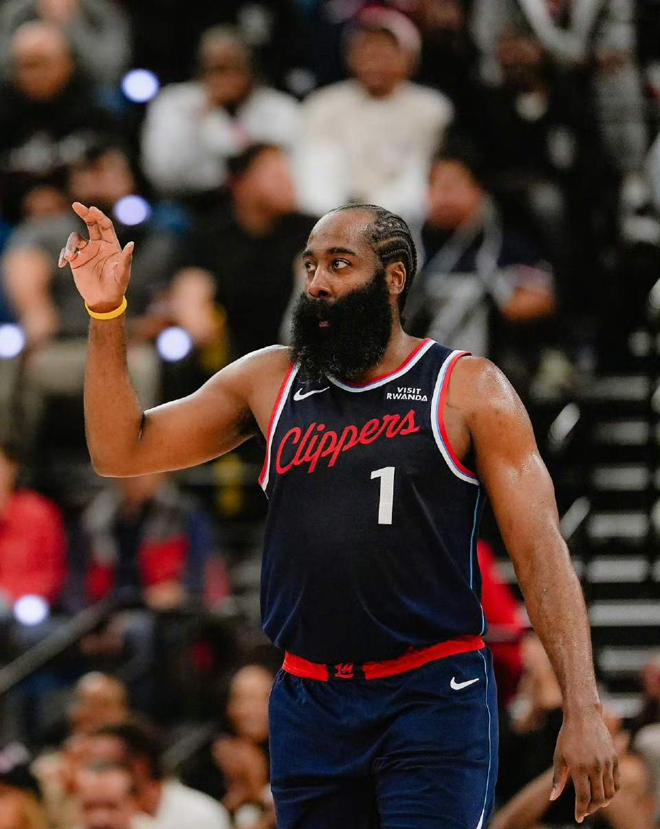 九游娱乐-洛杉矶快船迎德甲关键赛，集结日篮板制胜，震撼外界，资深球员宣示担当的简单介绍